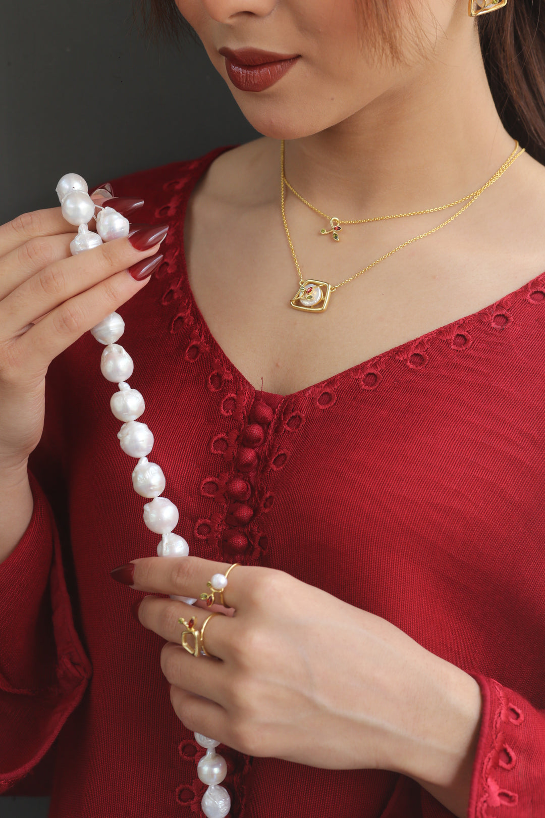 Curly Hugs Necklaces