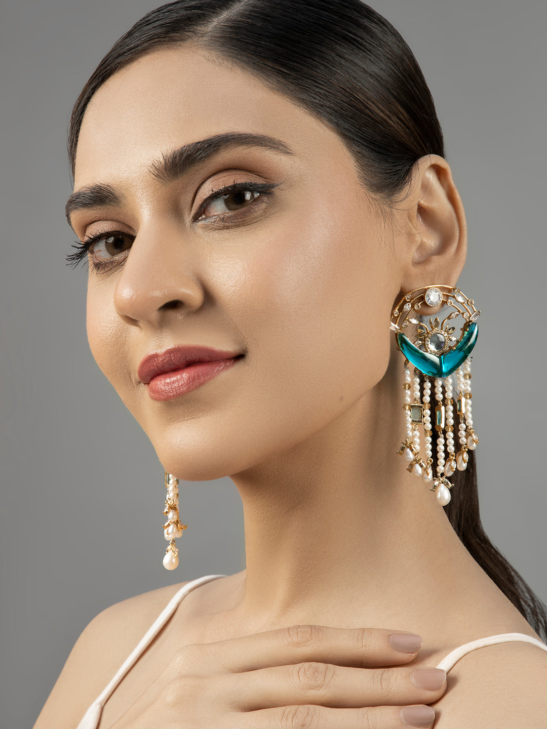 Tealing Glit Chandelier Earrings