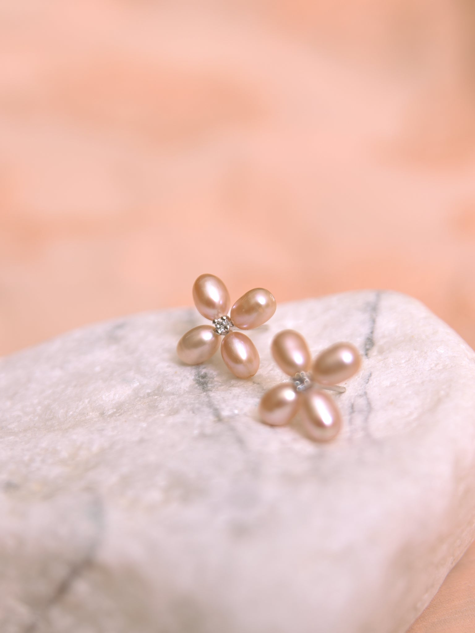 Floral Finesse Earrings