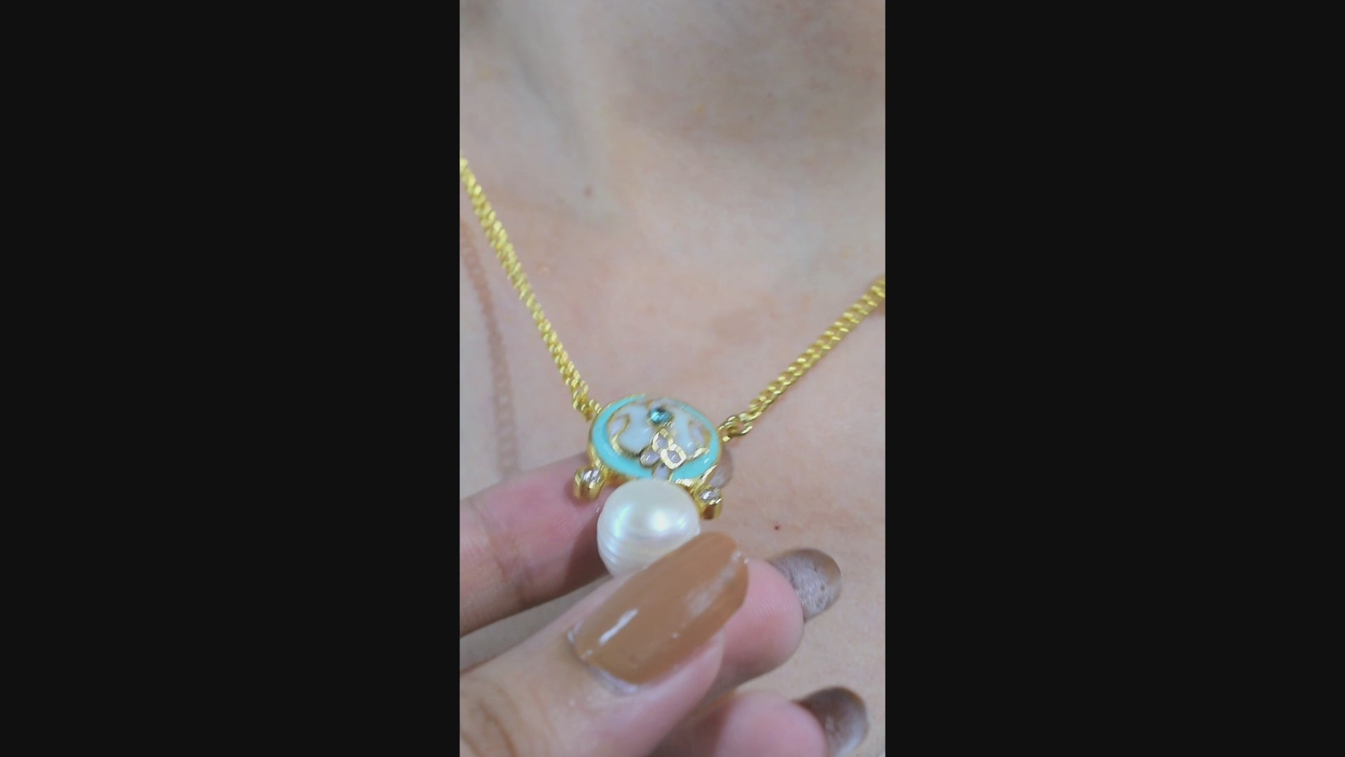 Begonia Breeze Necklace