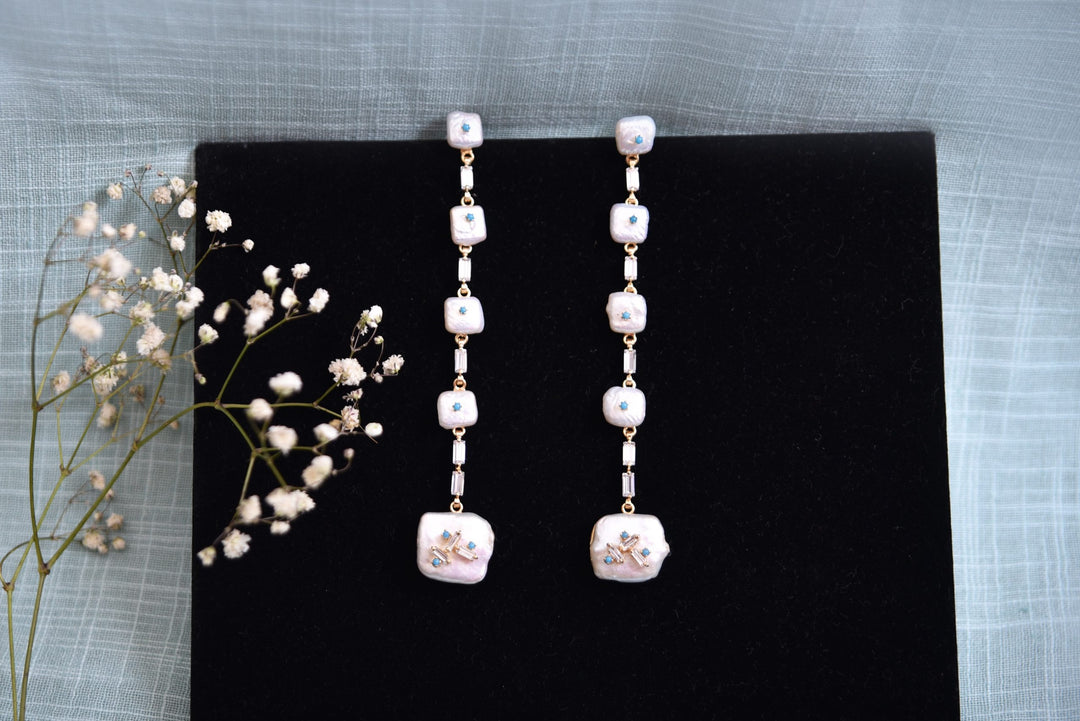 A La Mode Earrings