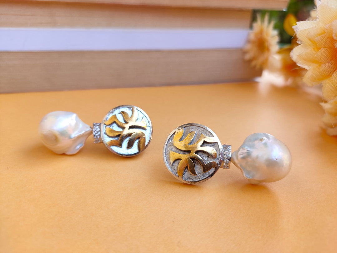 Bivalve Earrings