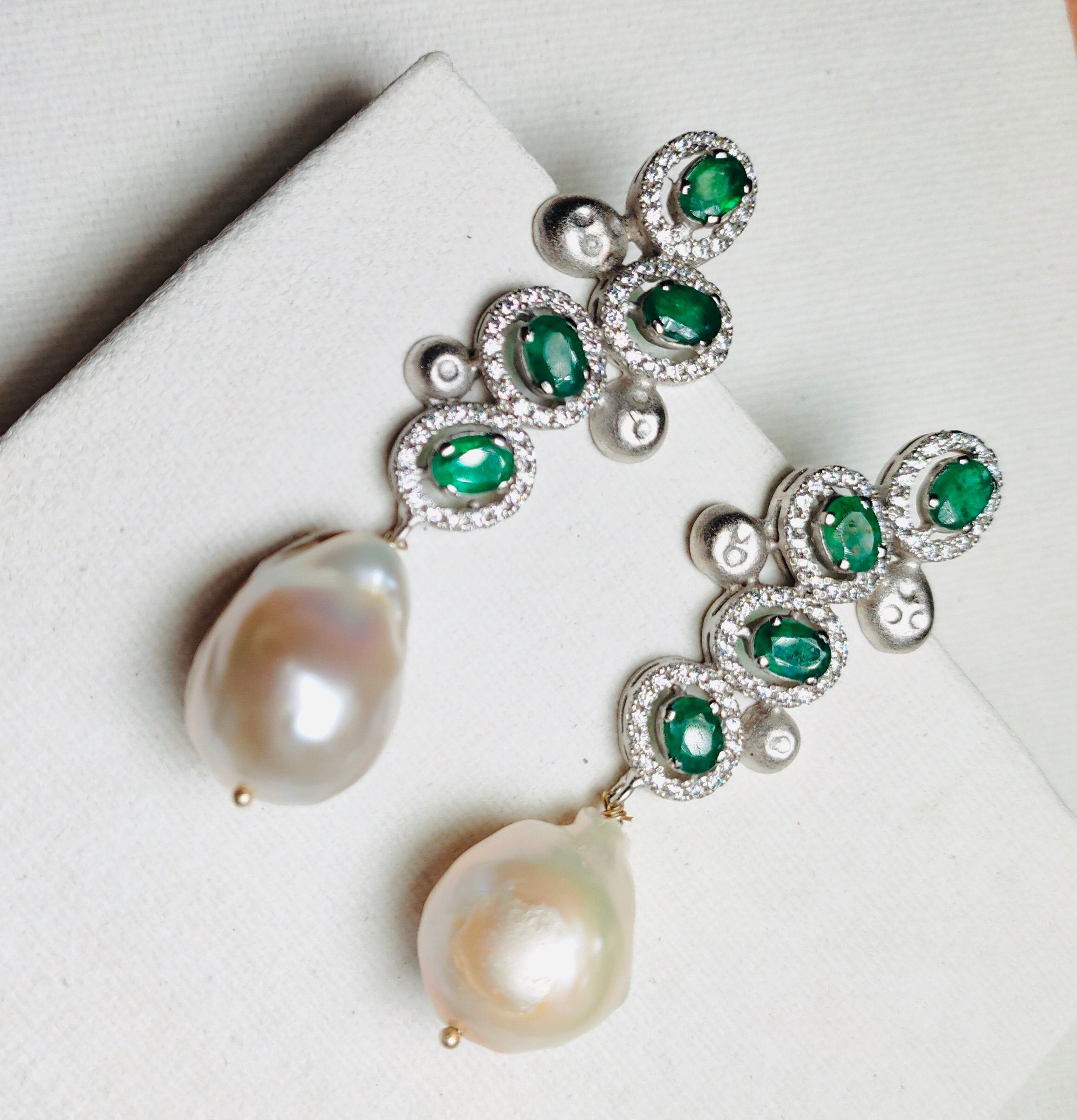 Trickle Emerald Earrings